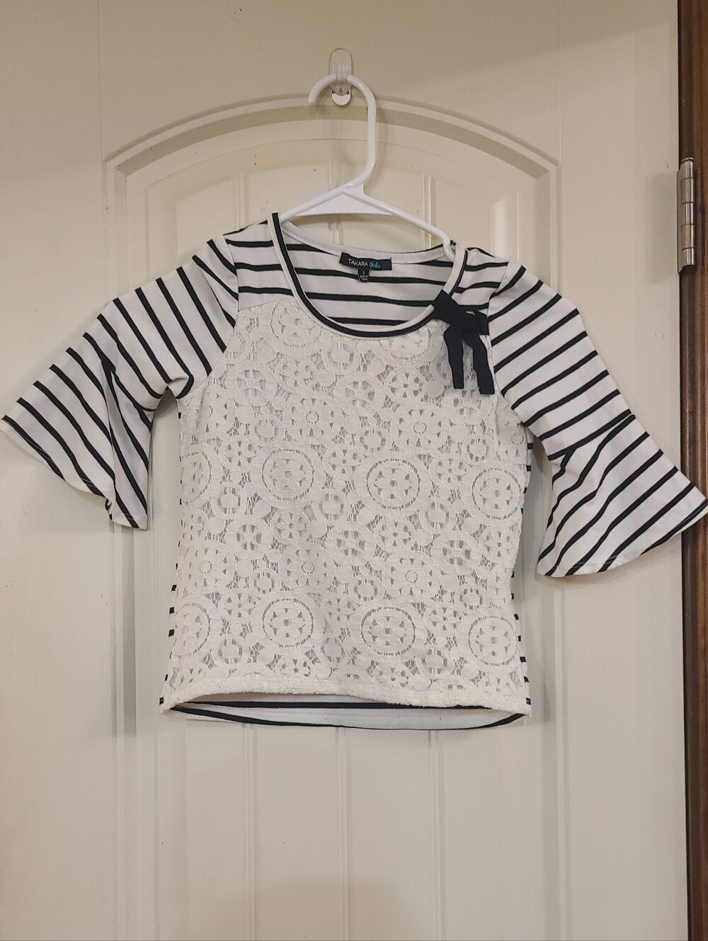 Takara White Lace Front Black Striped Bell Sleeve Top Size 5